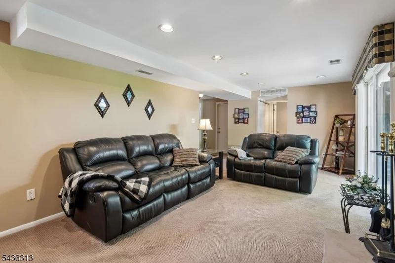 Photo of 18 Mary Ellen Dr