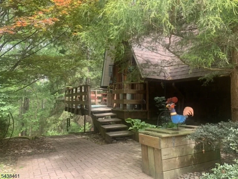 Photo of 4 Pine Tree Ln
