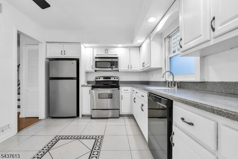 Photo of 23 Colonial Dr
