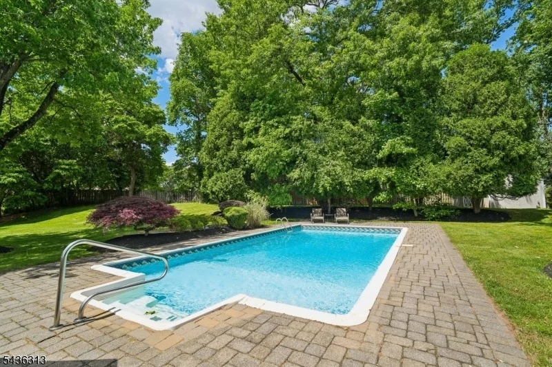 Photo of 18 Mary Ellen Dr