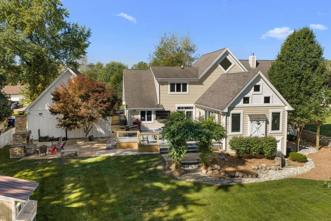 Photo of 27069 W FOX RIVER Road