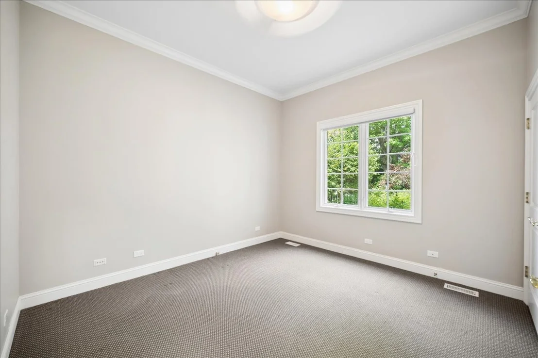 Photo of 621 Sheridan Road