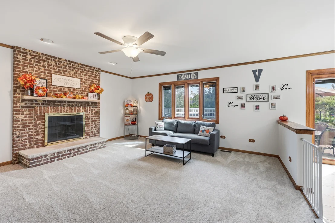 Photo of 655 Crest Drive