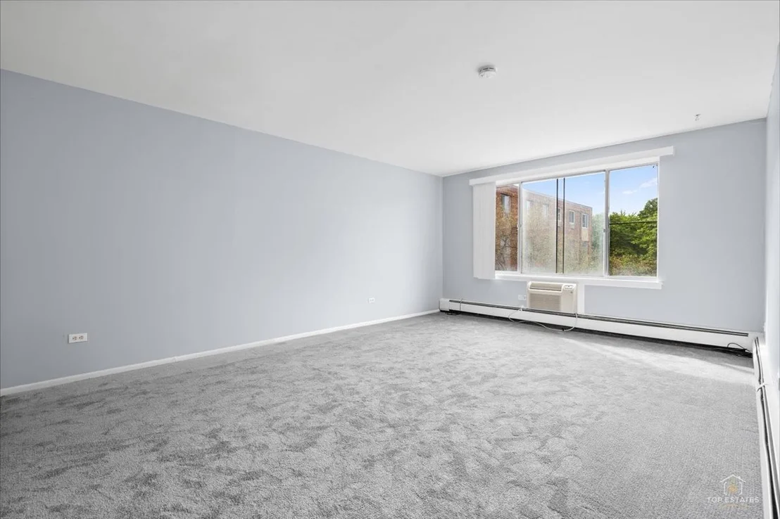 Photo of Unit 306 at 1500 Robin Circle