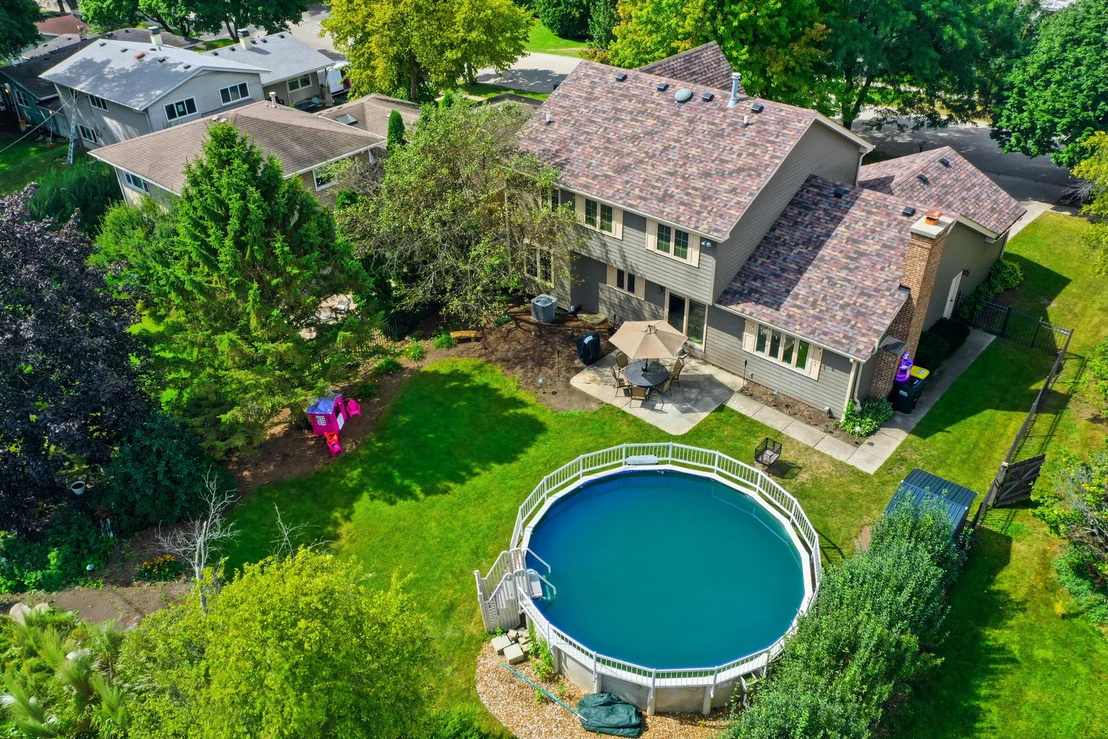Photo of 655 Crest Drive