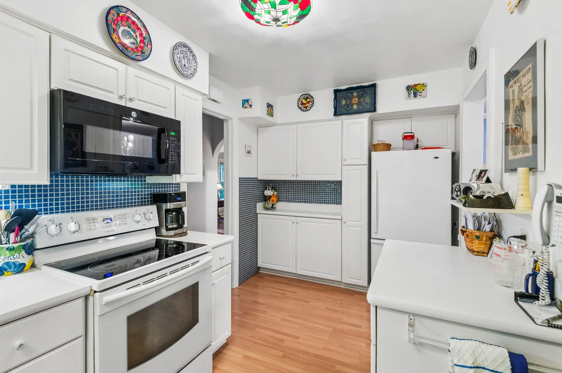 Photo of 3130 Thayer Street