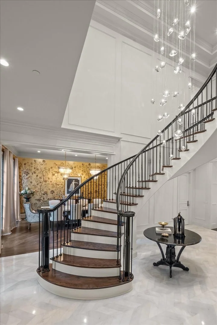 Photo of 677 Sheridan Road