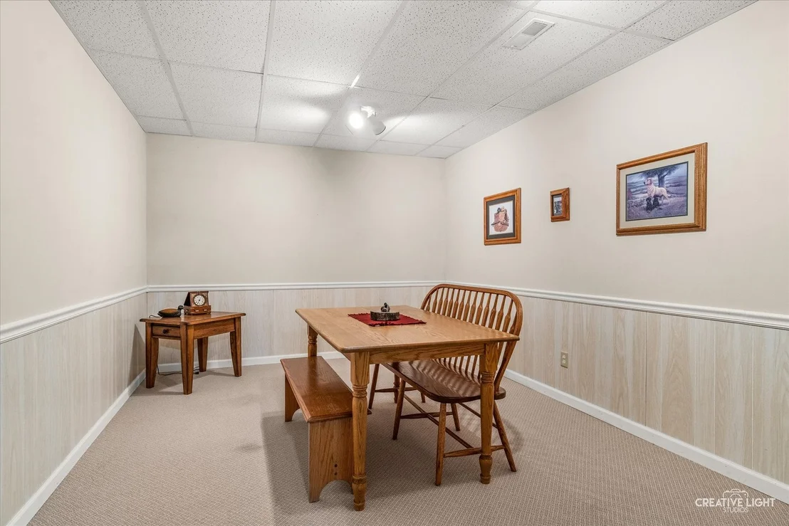 Photo of 16073 Burr Oak Road