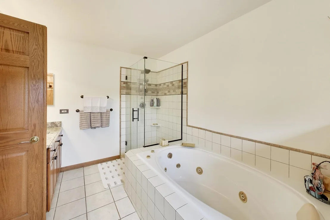 Photo of 435 Oak Grove Circle