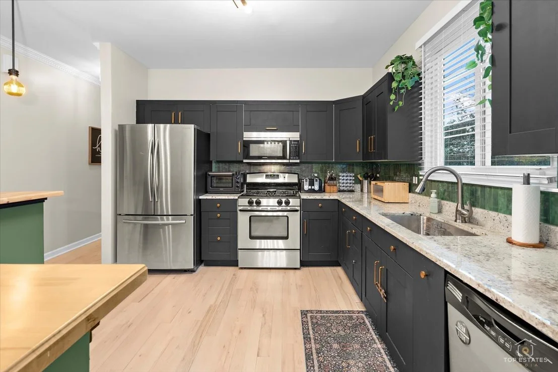 Photo of 875 RED CLOVER Drive