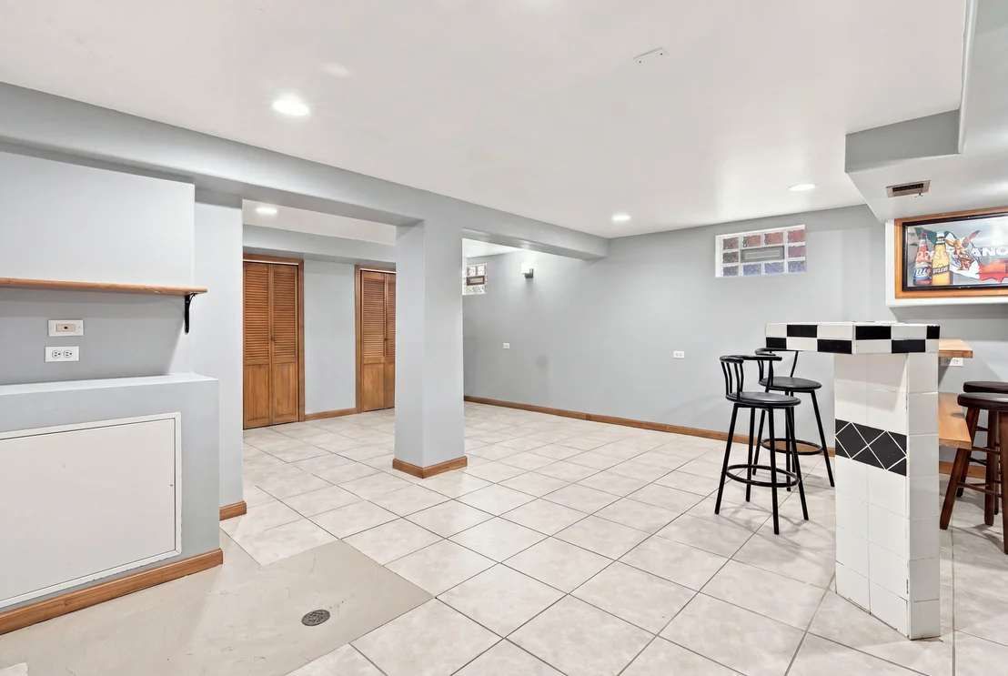 Photo of 3649 W 58th Place