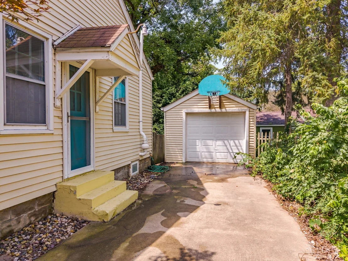Photo of 821 Normal Avenue