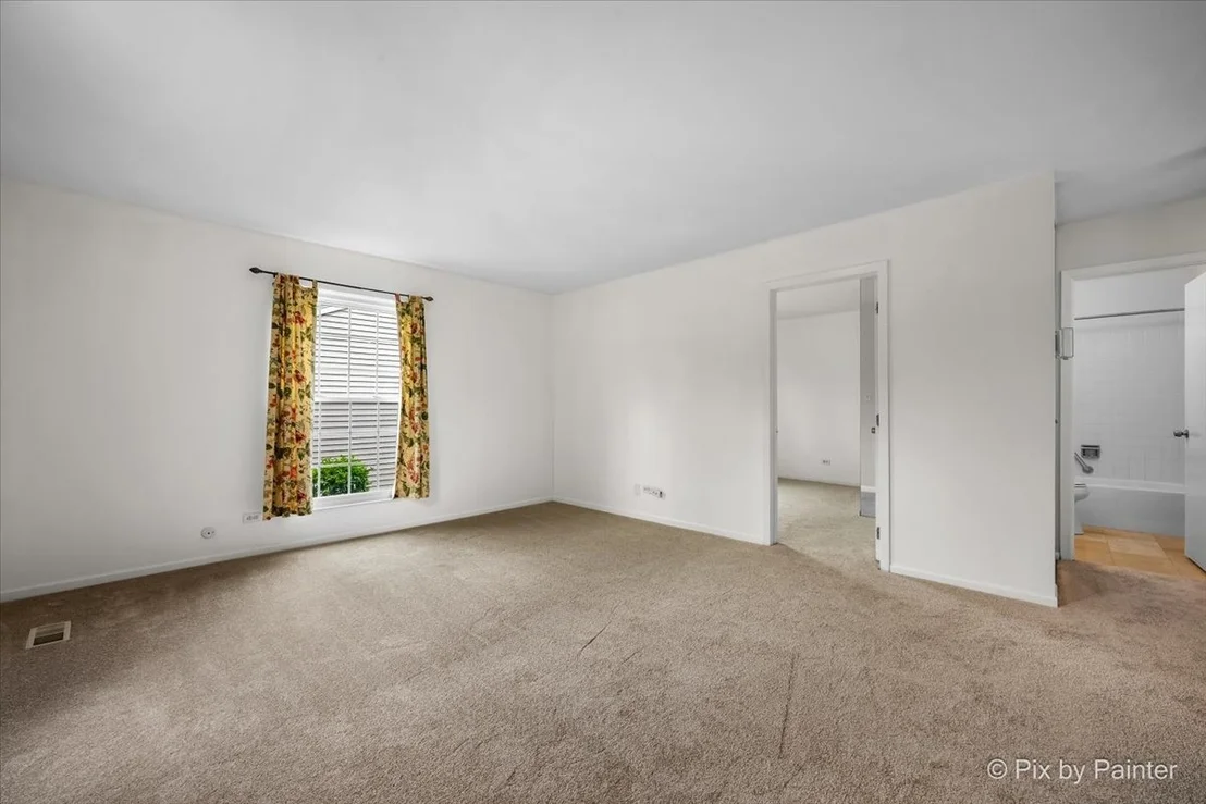 Photo of 20 Red Oak Trail