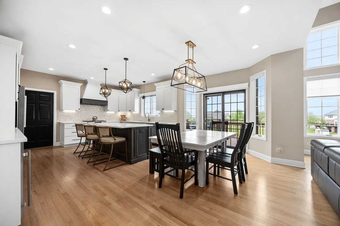 Photo of 1045 Hilltop Drive