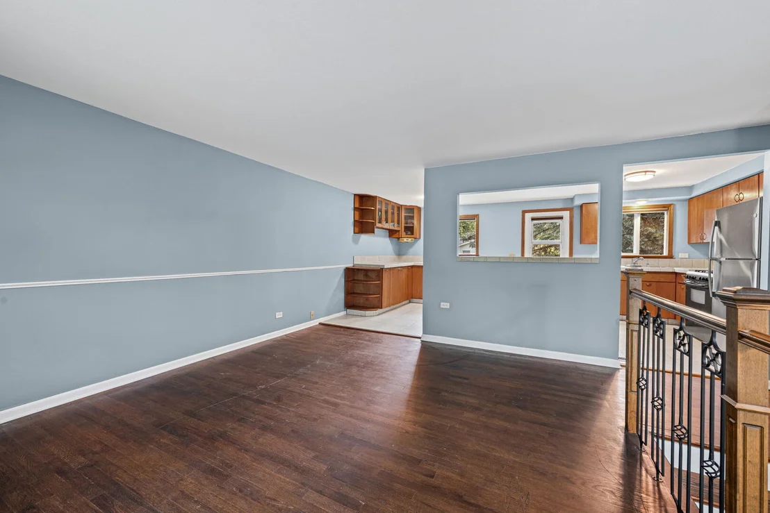 Photo of 933 Webster Lane
