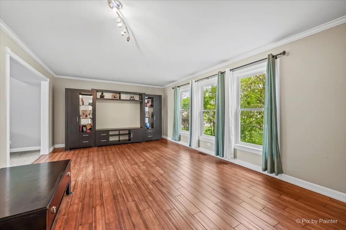 Photo of 658 WAINSFORD Drive