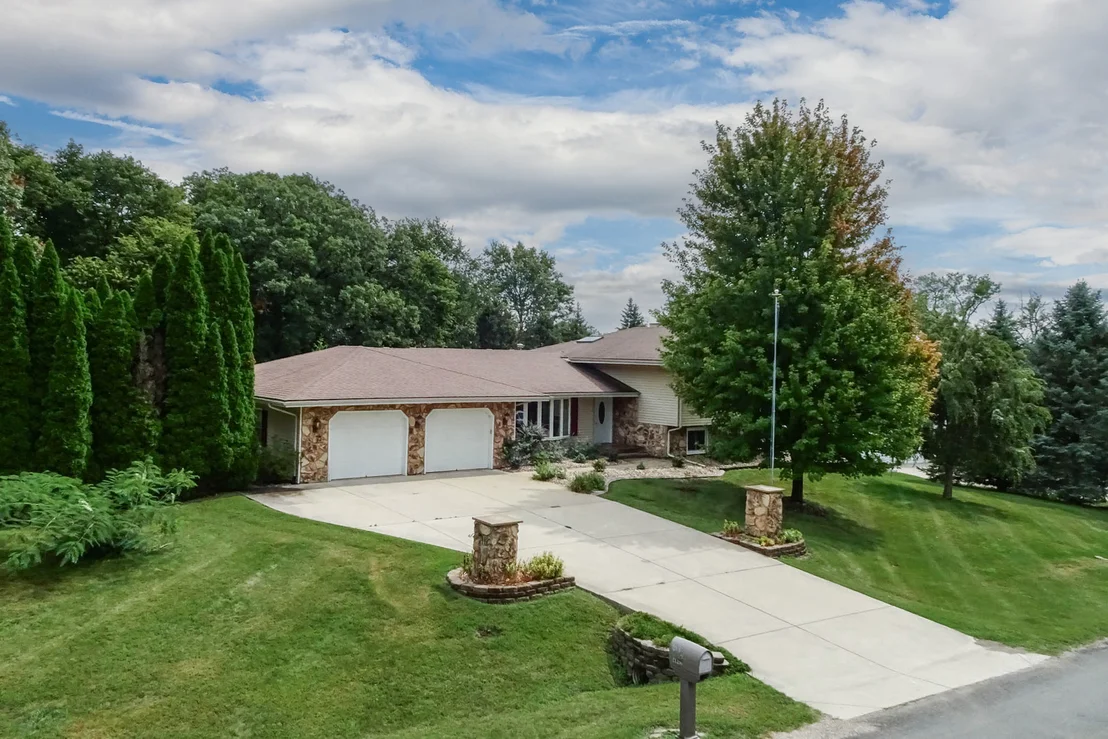 Photo of 19356 Nottingham Drive