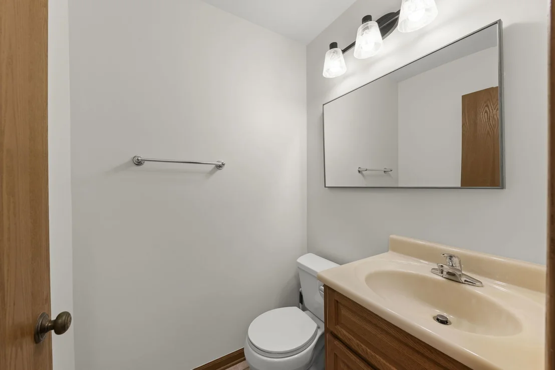 Photo of 882 Aspen Drive