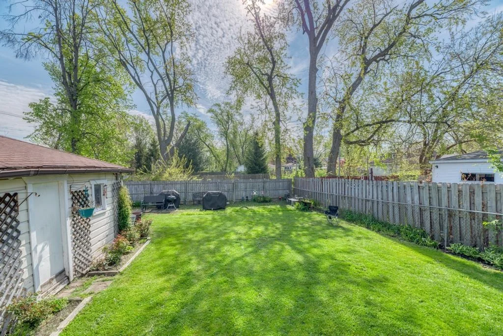 Photo of 1431 N Hillside Avenue