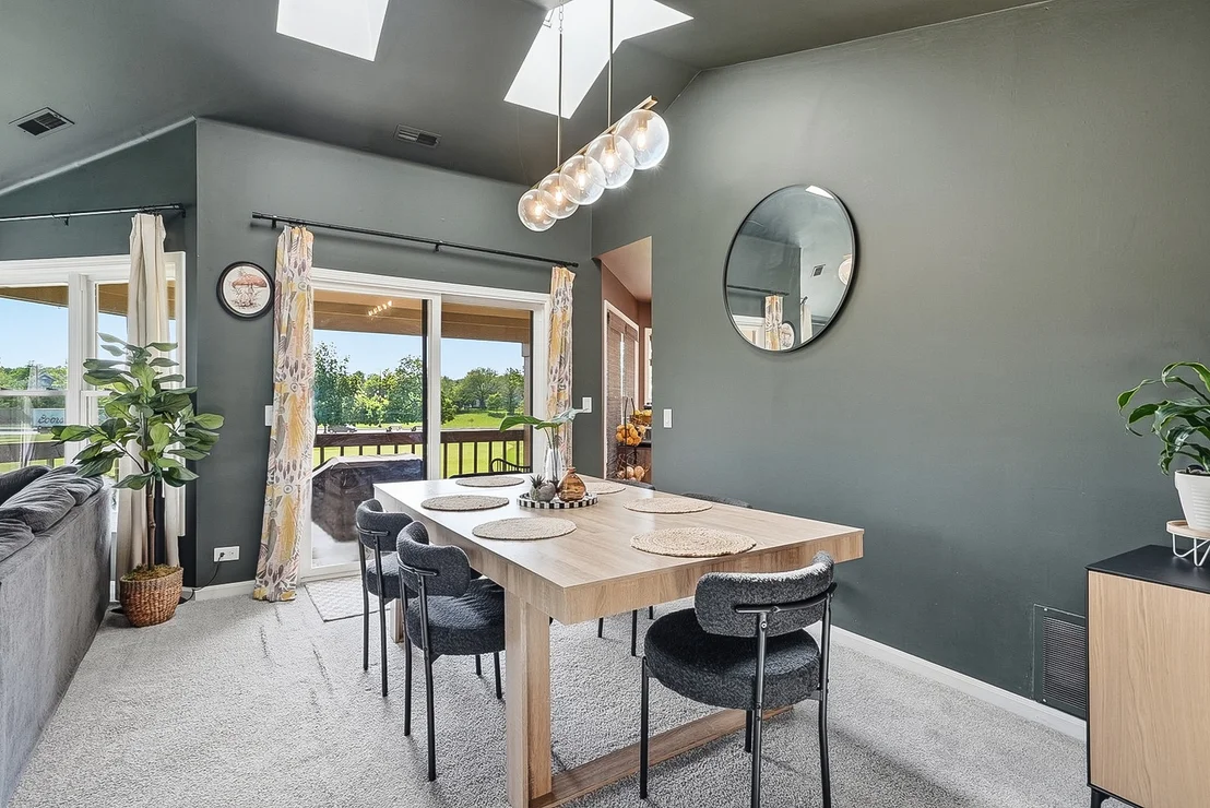 Photo of 489 Banyan Tree Lane