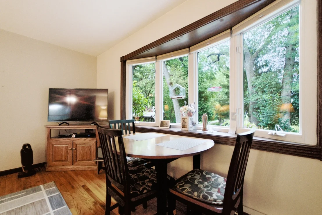 Photo of 330 S 5000w Road