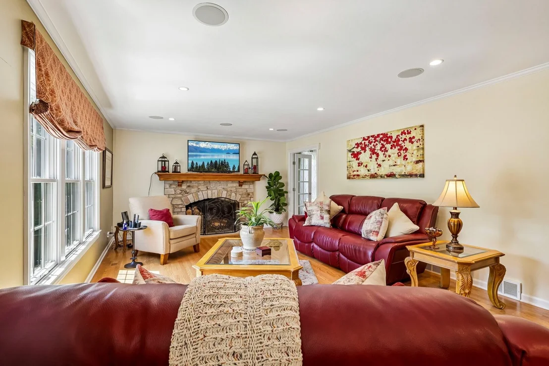 Photo of 720 Oxbow Lane