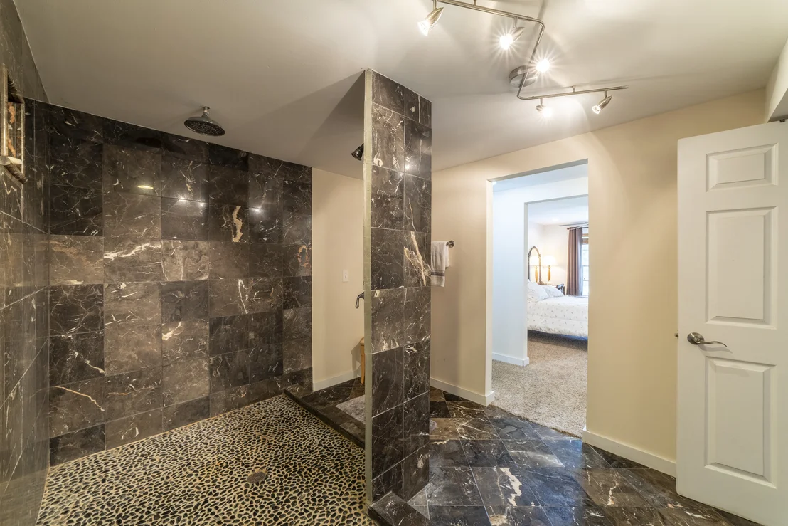 Photo of 16453 LAKESIDE Drive