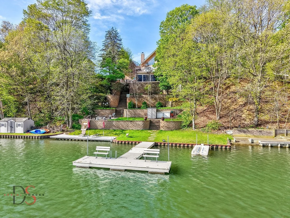 Photo of 1419 Shoreline Drive