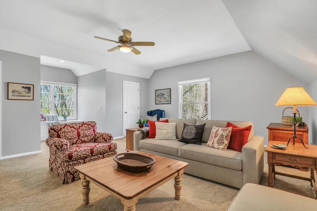 Photo of 983 Mount Vernon Drive