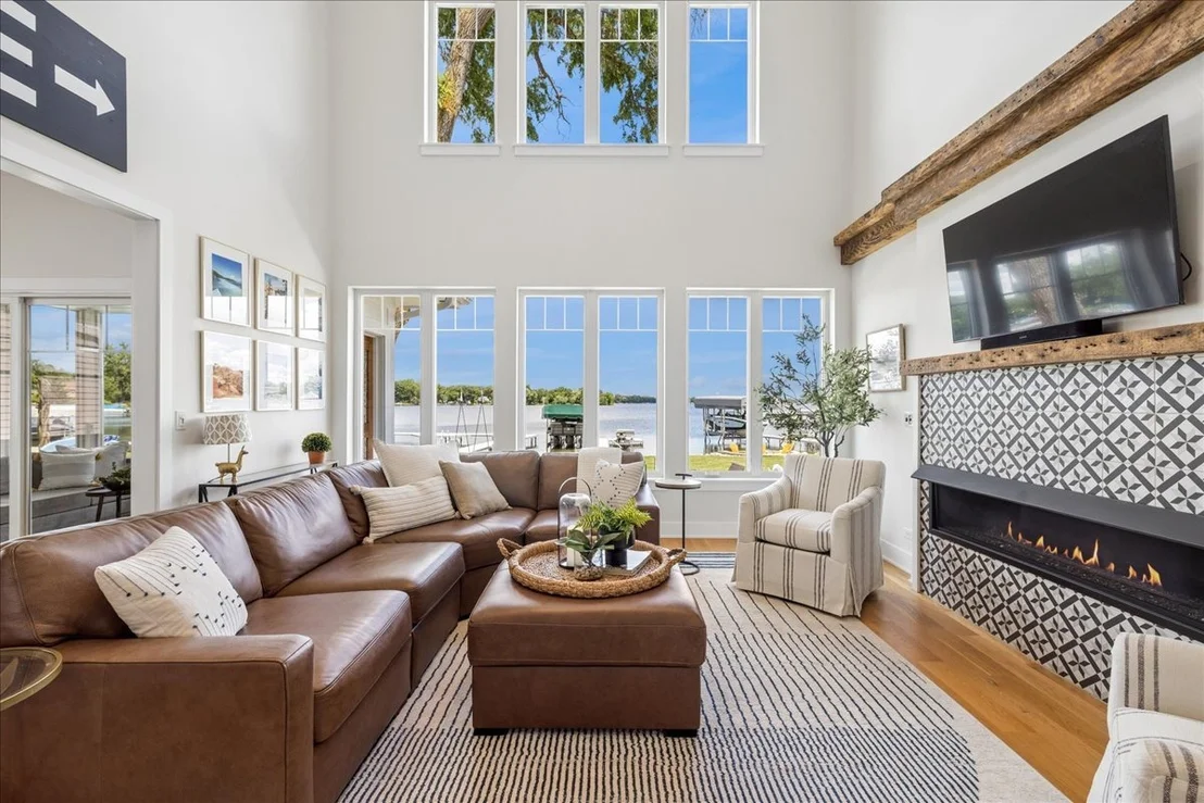 Photo of 225 Edgewater Drive