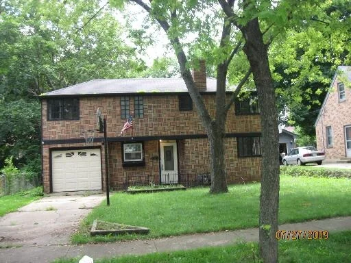 Photo of 325 N COMMONWEALTH Avenue