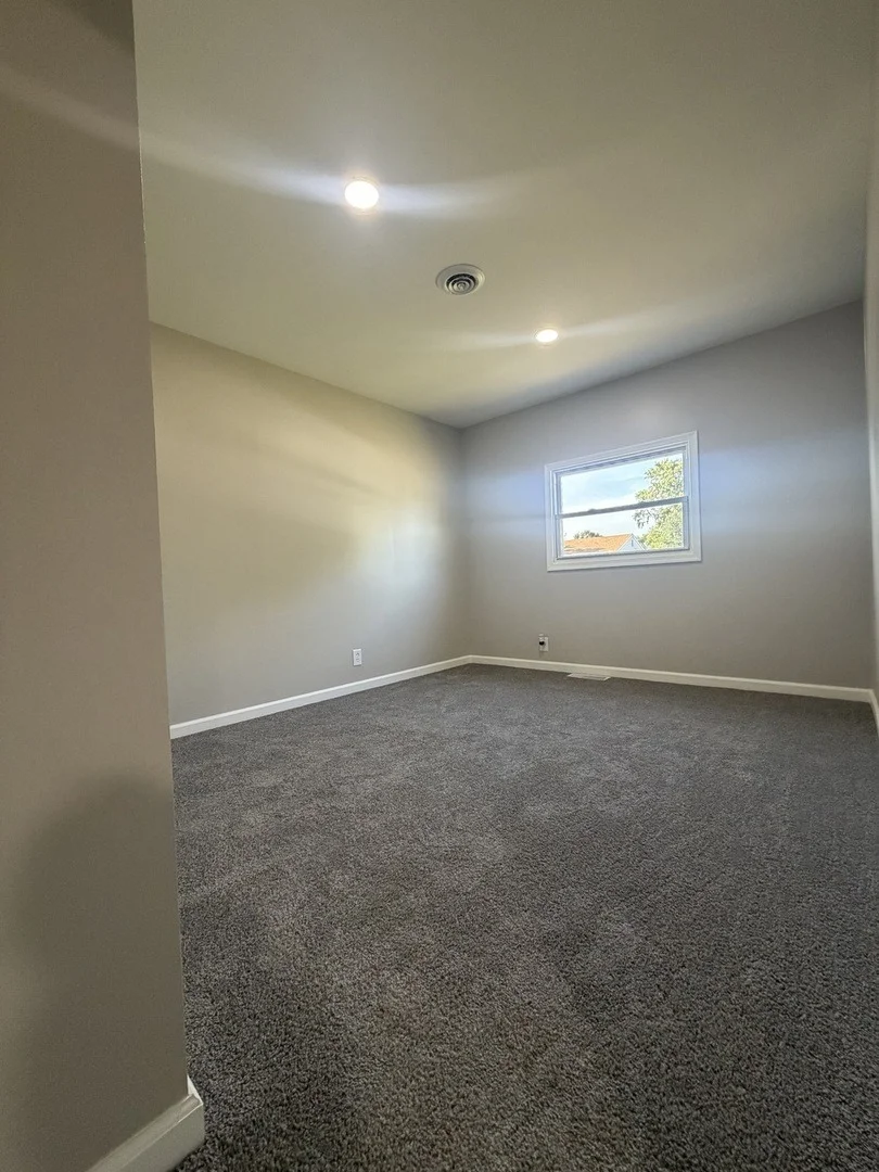 Photo of 547 Redwood Road