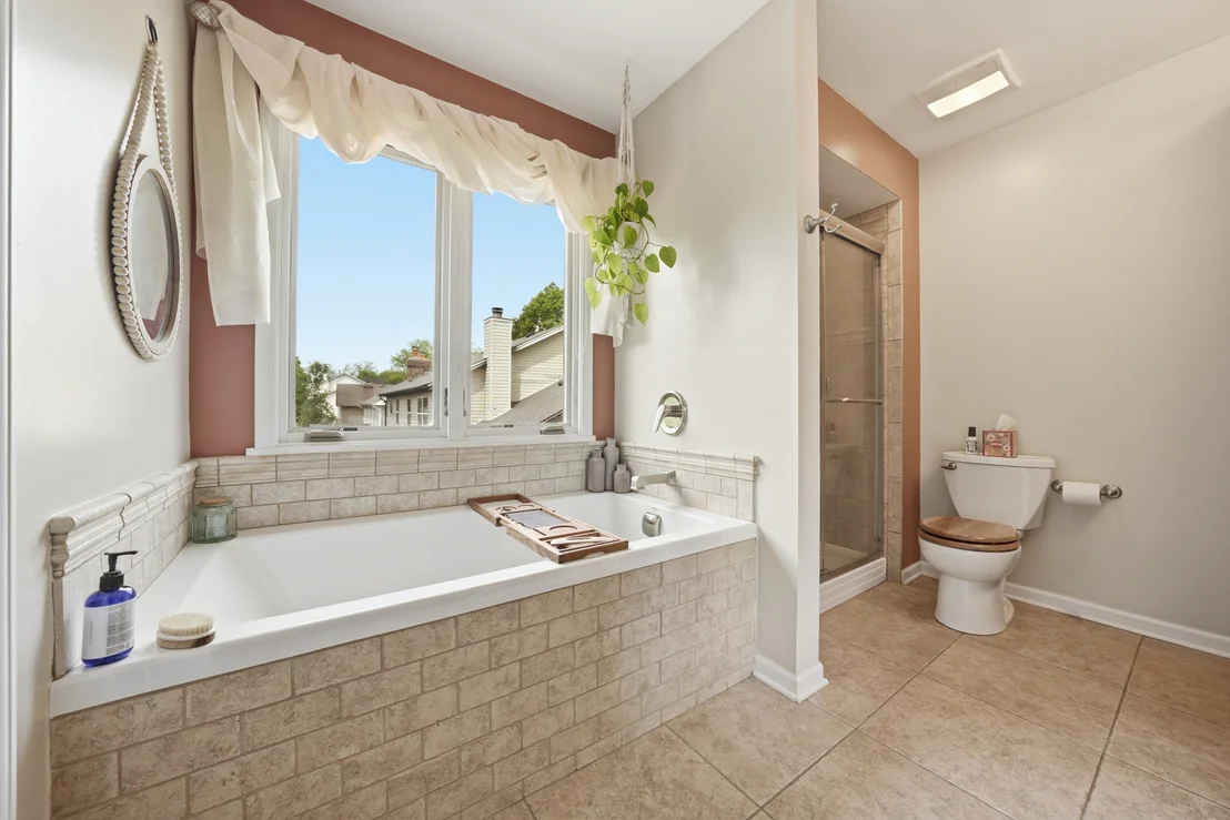 Photo of 260 Hillhurst Drive