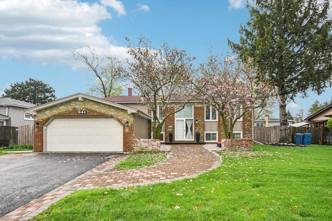 Photo of 941 W Army Trail Boulevard