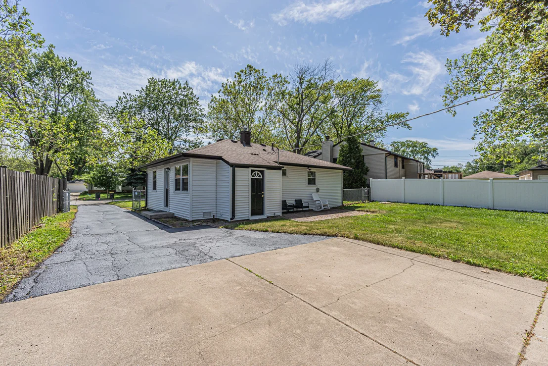 Photo of 3712 Wren Lane