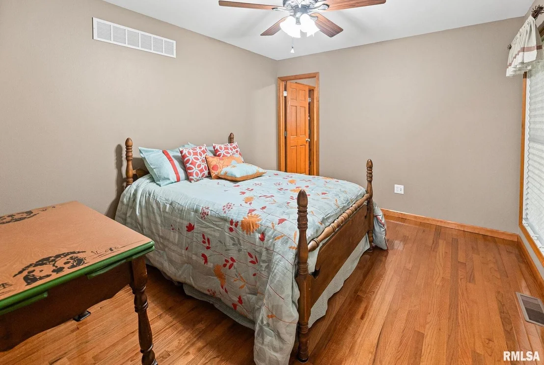 Photo of 520 DEERFIELD Road