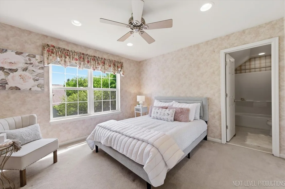 Photo of 865 Cambridge Drive