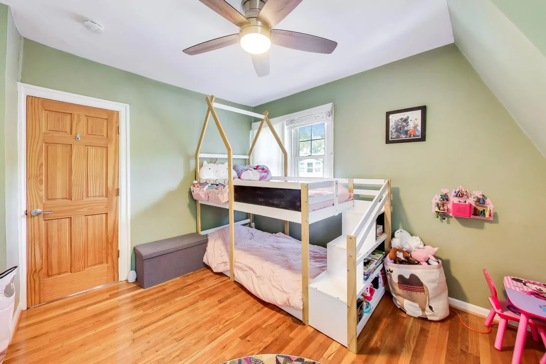 Photo of 834 Carpenter Avenue