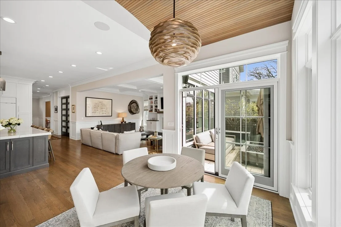 Photo of 1121 Forest Avenue