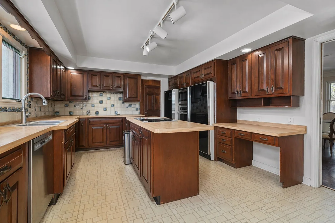 Photo of 37 Forest Hills Road