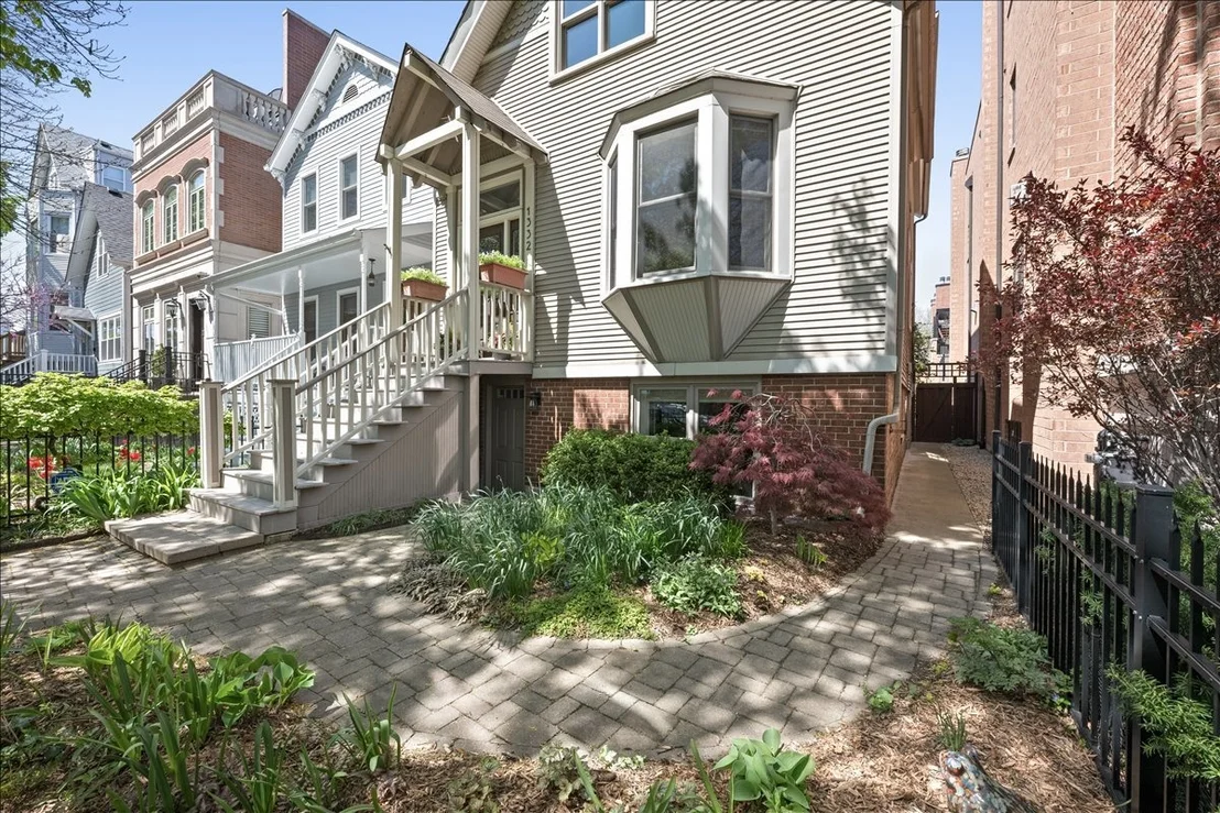 Photo of 1332 W School Street