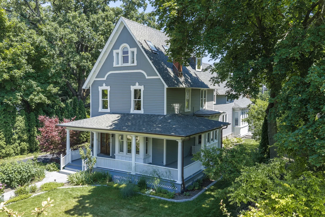 Photo of 589 Vernon Avenue