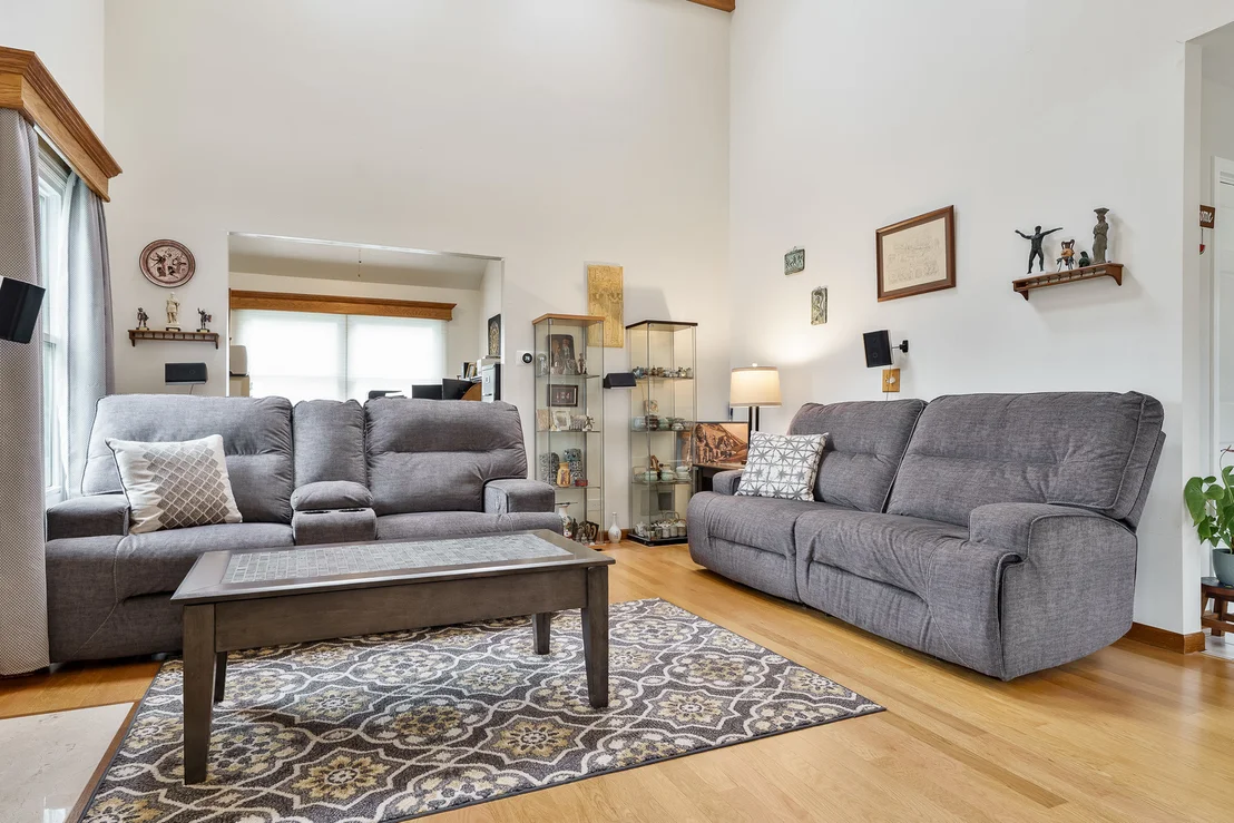 Photo of 881 Willowbrook Drive