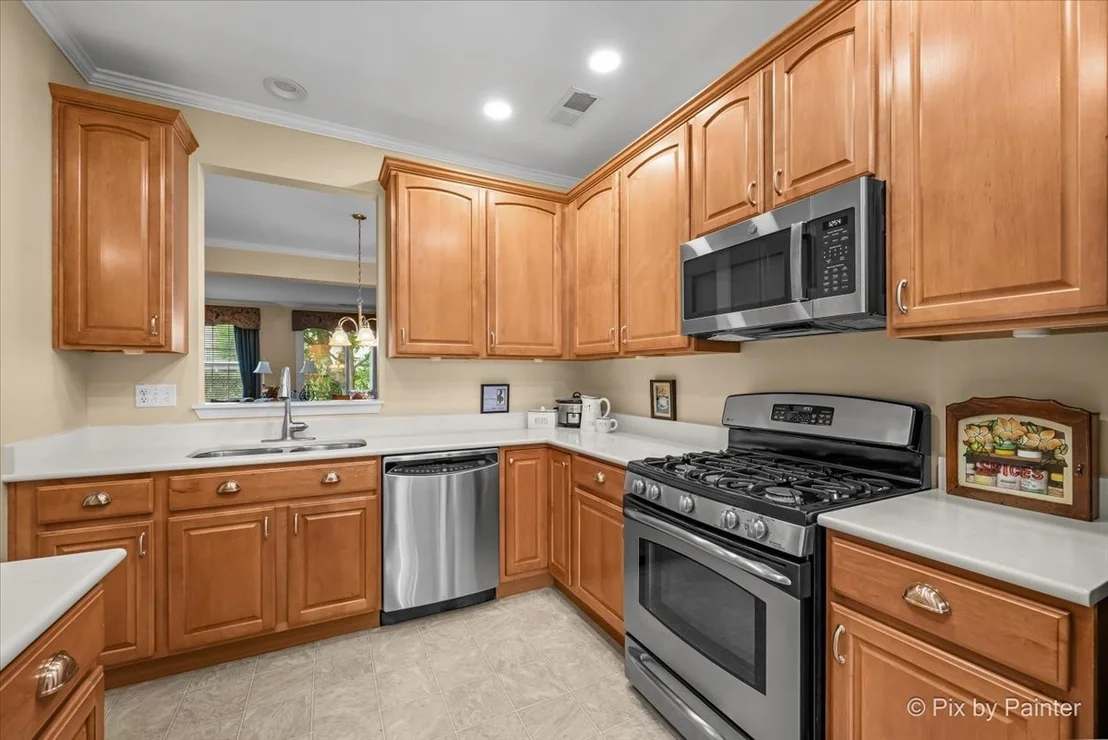 Photo of 2892 Edgewater Drive