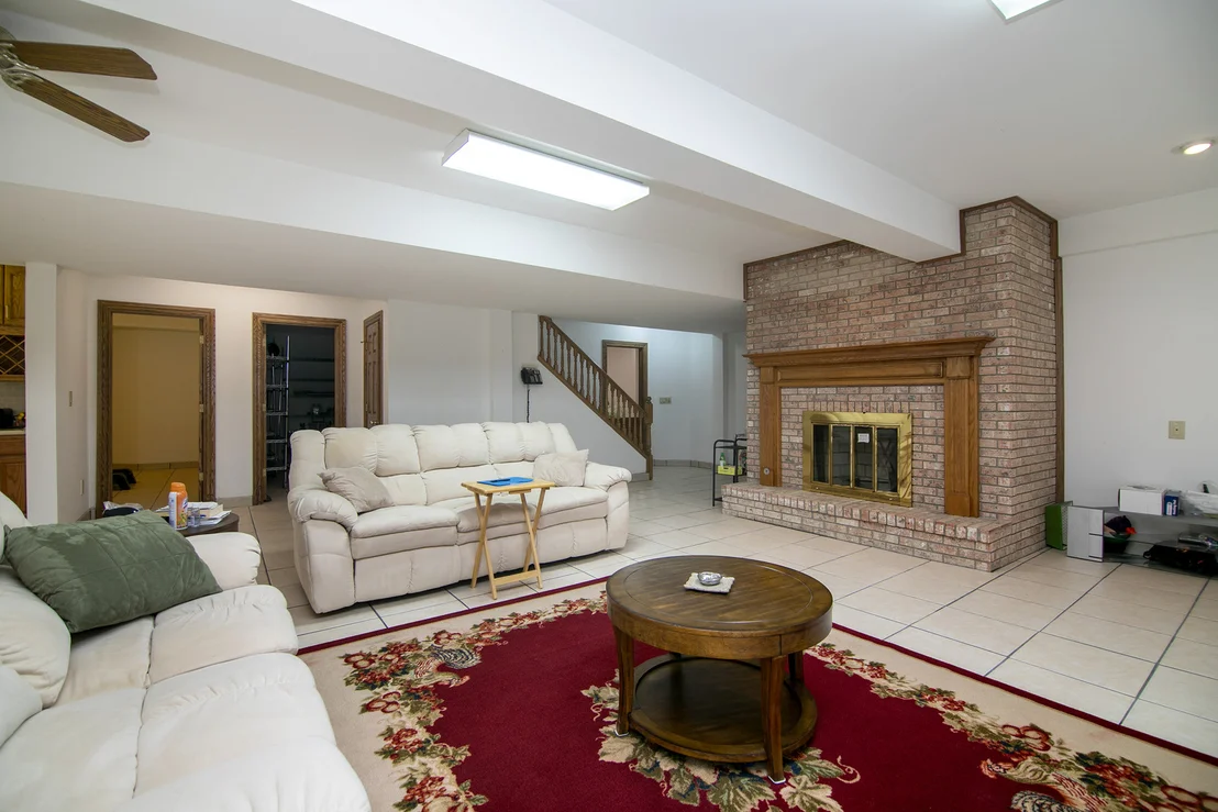 Photo of 284 Barrington Lane