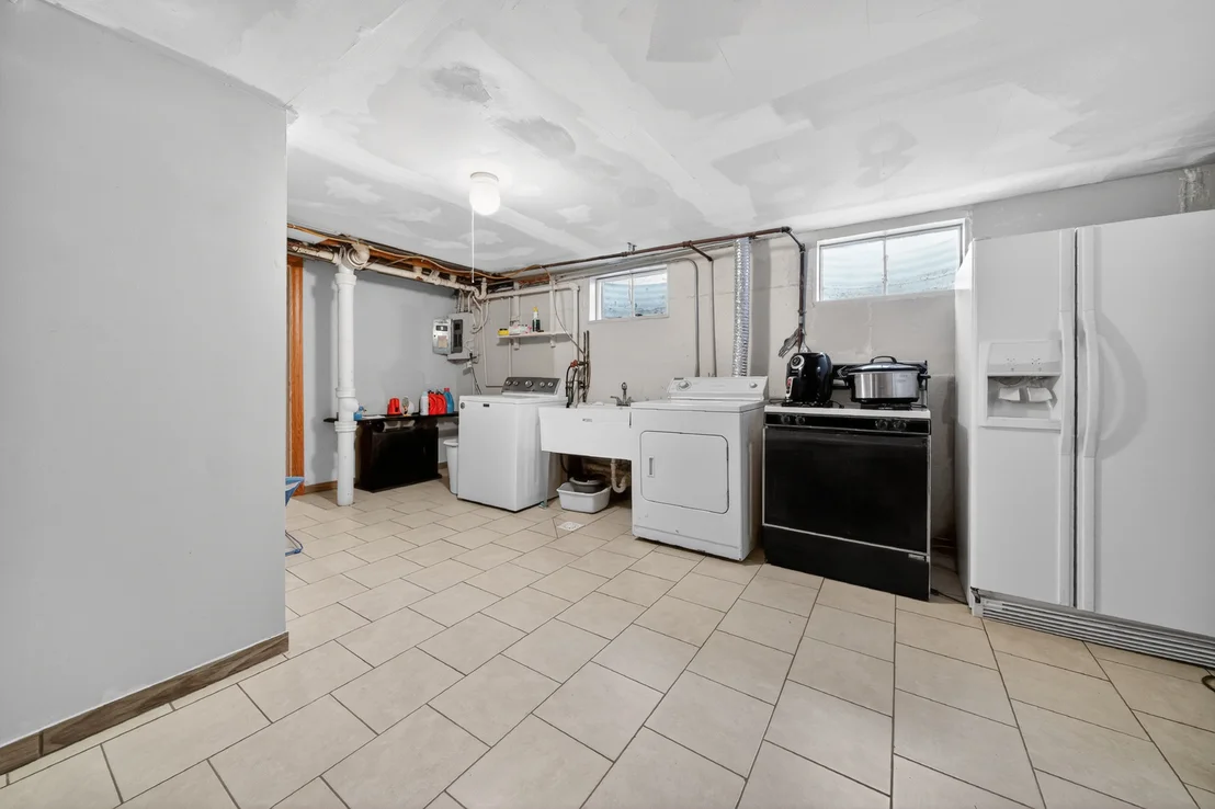 Photo of 1104 Basin Drive