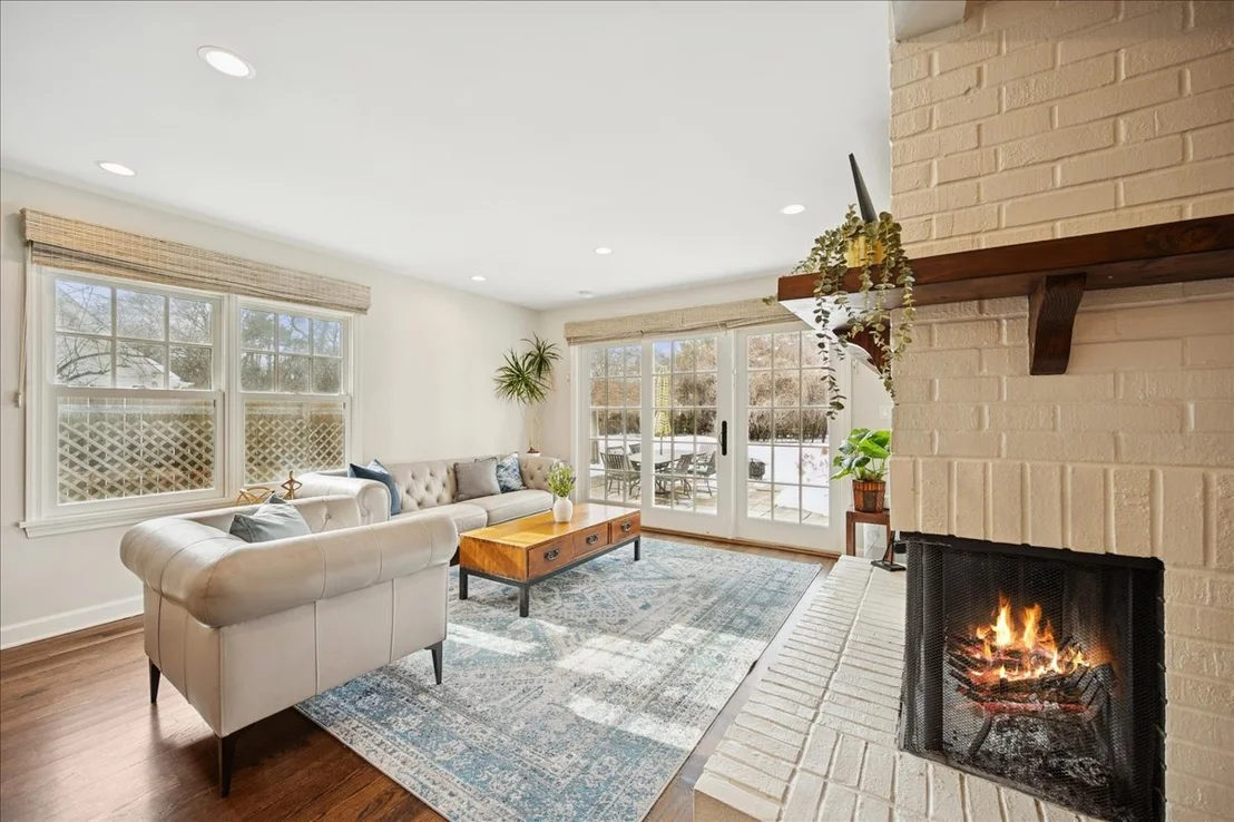 Photo of 898 Bridlegate Lane