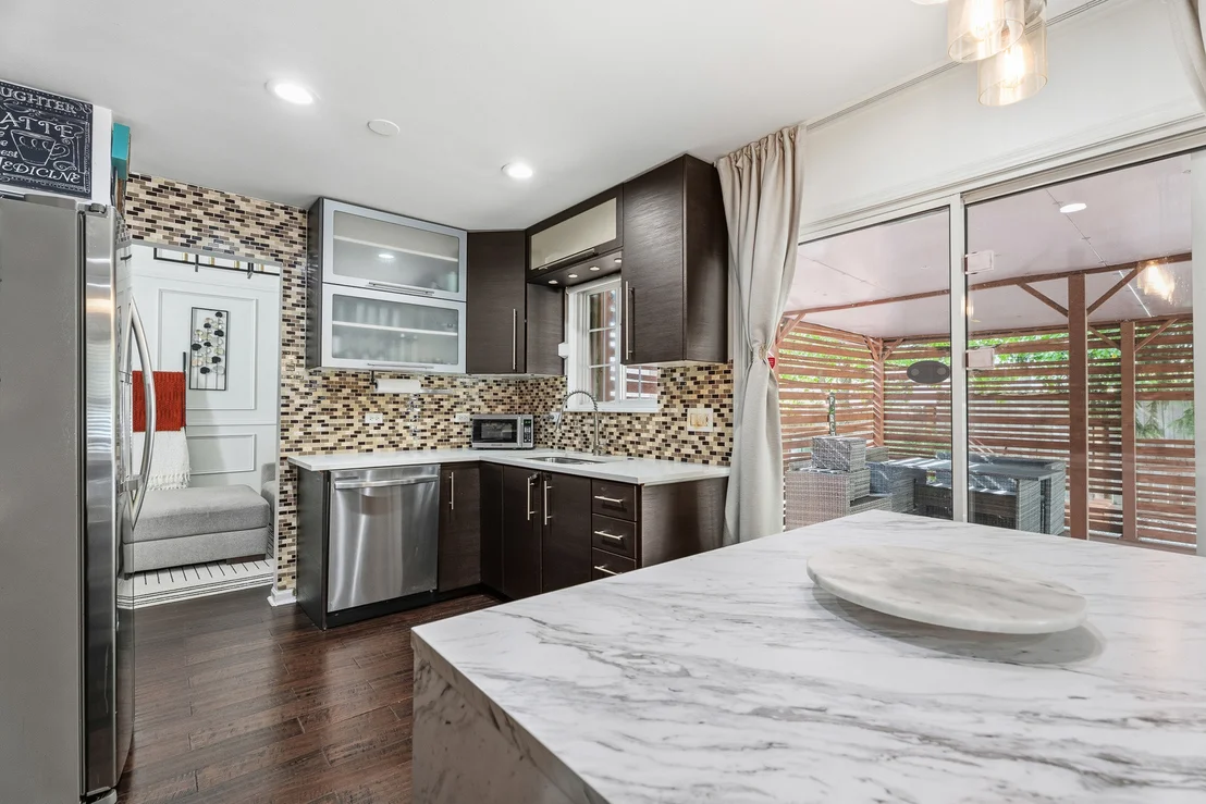 Photo of 568 Cambridge Drive