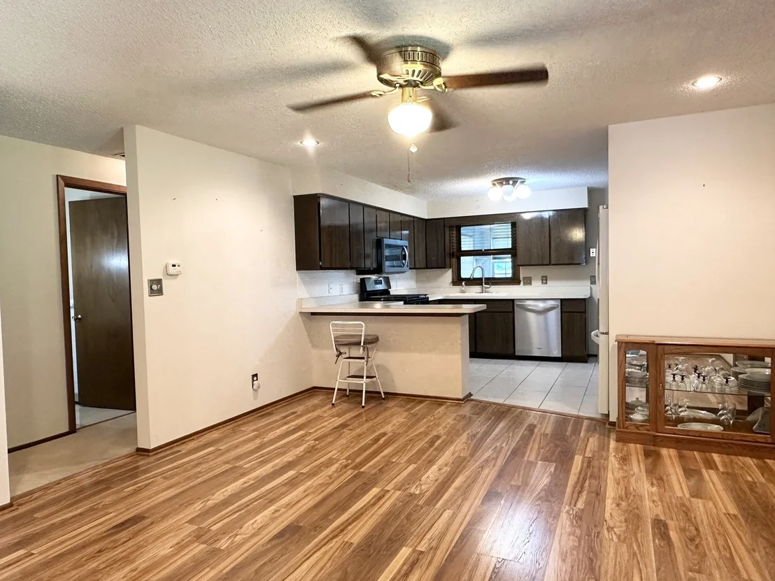 Photo of 1130 Cardinal Drive