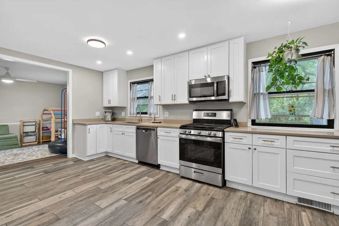 Photo of 8061 W Hill Road